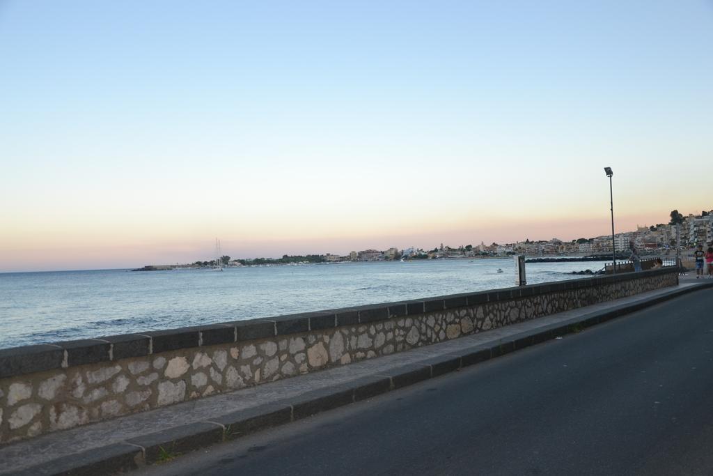 Casa Vacanza Sweet Home Giardini Naxos Exterior photo