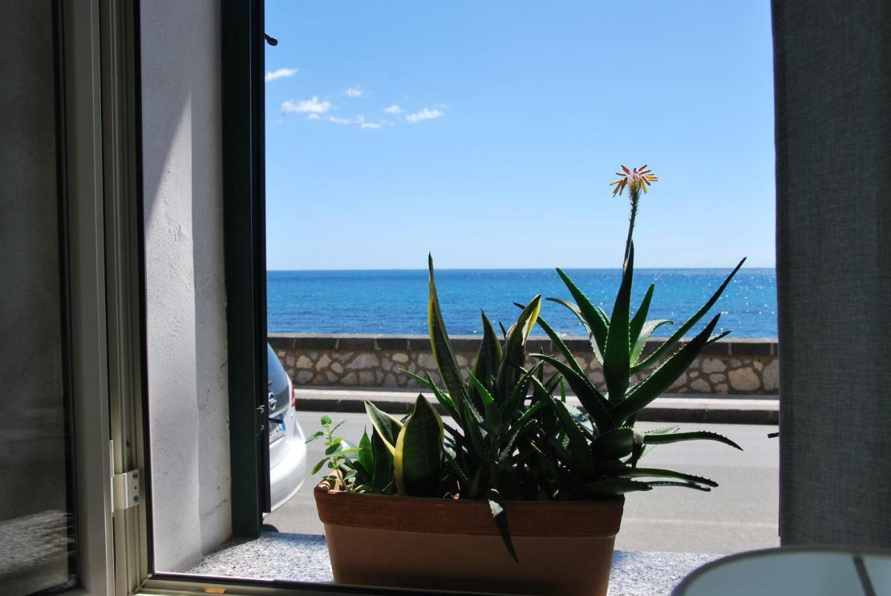 Casa Vacanza Sweet Home Giardini Naxos Exterior photo
